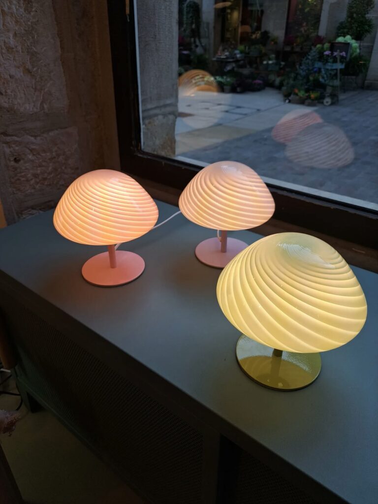 Instagram post from galerieuneviedereve. This post is in position 1.