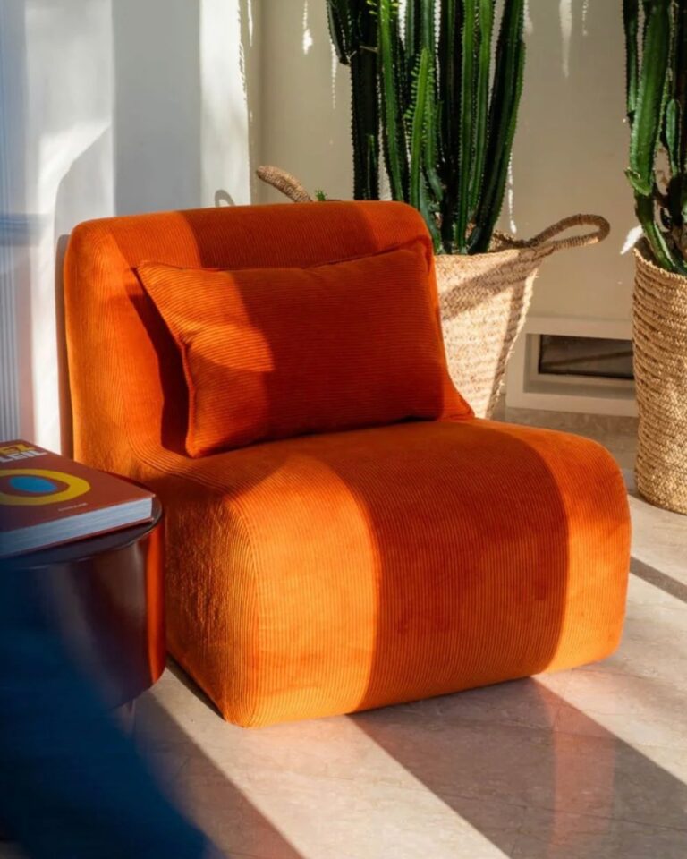 Instagram post from galerieuneviedereve. This post is in position 1.